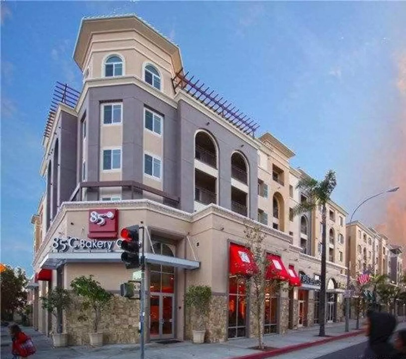 11 S 3rd St in Alhambra, CA - Building Photo