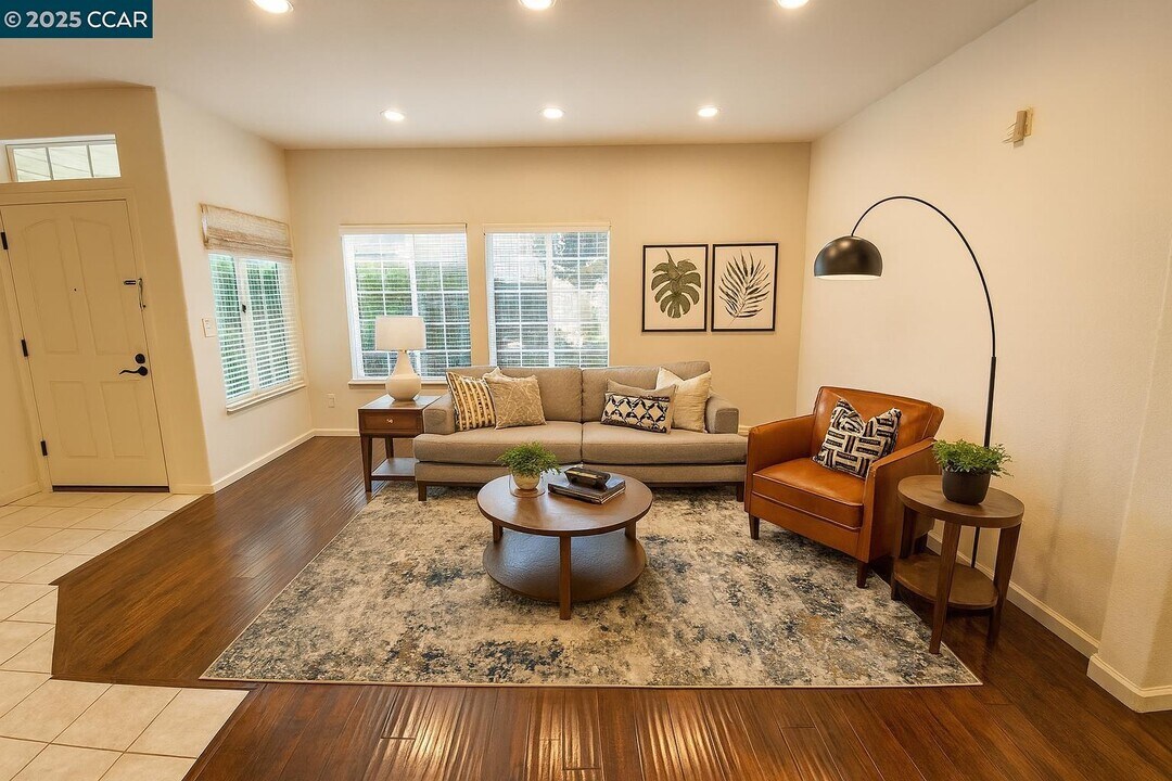 149 Heritage Park Dr in Danville, CA - Building Photo