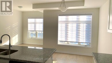 99 William Shearn Cres in Markham, ON - Building Photo - Building Photo