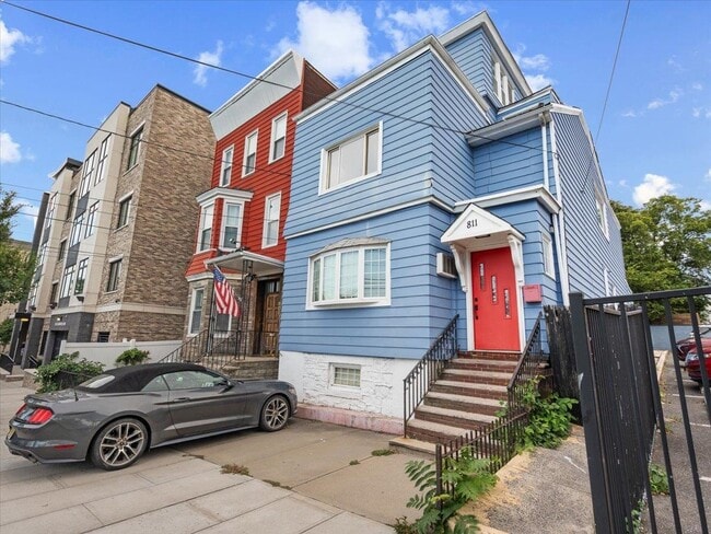property at 811 Palisade Ave