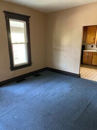 691 S Irvine Ave photo'