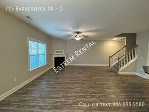 715 Barneswyck Dr in Fuquay Varina, NC - Building Photo - Building Photo