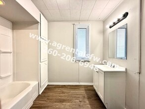 1823 High St in Fort Wayne, IN - Building Photo - Building Photo