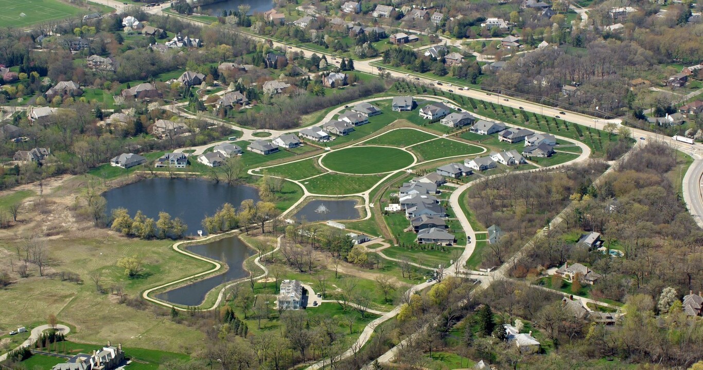 35 S Orchard Cir in Lake Forest, IL - Building Photo