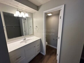 6219 Graceland Ave in Cincinnati, OH - Building Photo - Building Photo