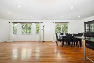 743 10th St in Secaucus, NJ - Foto de edificio - Building Photo