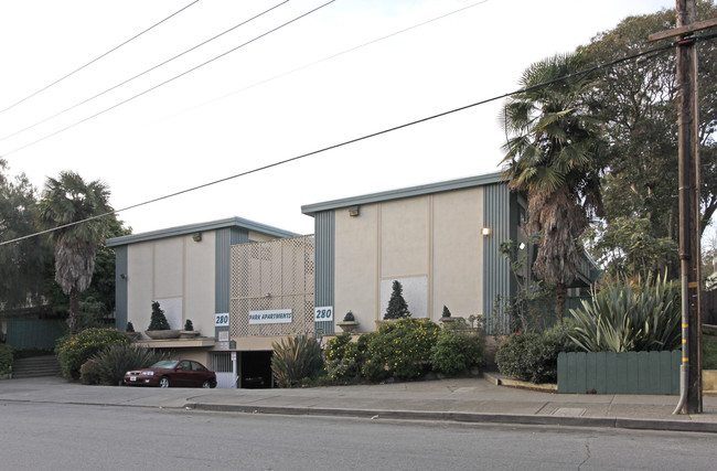 Park Apartment in Palo Alto, CA - Building Photo - Building Photo