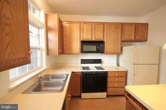 4312 Mallory Hill Ln in Fairfax, VA - Building Photo - Building Photo