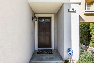 725 Roscoe St in Brea, CA - Building Photo - Building Photo