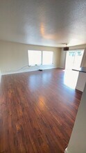 1047 W Ellendale Ave in Dallas, OR - Building Photo - Building Photo