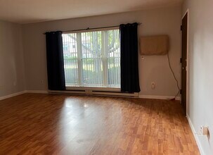 47 Wellington Dr, Unit 47 Wellington Dr in Farmington, CT - Foto de edificio - Building Photo