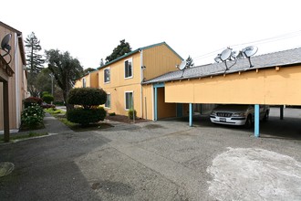 206 Orange St in Santa Rosa, CA - Building Photo - Building Photo