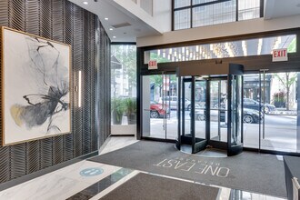 One East Delaware in Chicago, IL - Foto de edificio - Lobby