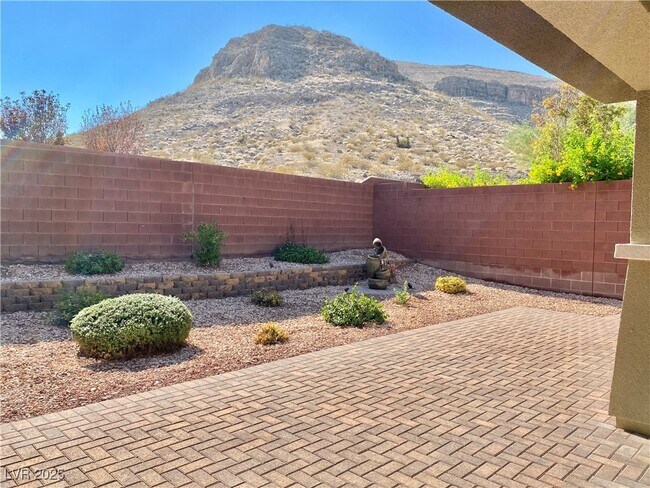 5787 Mesa Mountain Dr in Las Vegas, NV - Building Photo - Building Photo