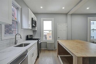 317 4th St in Union City, NJ - Building Photo - Building Photo