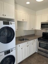 45 Main St, Unit 2 in Hopkinton, MA - Foto de edificio - Building Photo