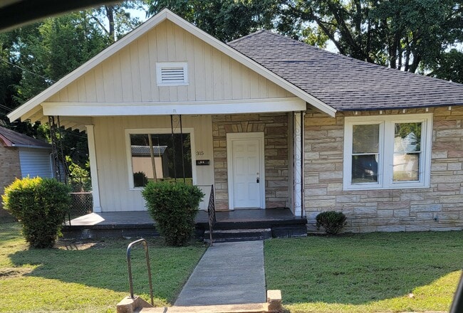 property at 315 S Weldon St