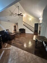 2035 Chevella Dr in Dallas, TX - Foto de edificio - Building Photo