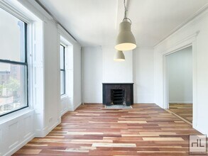 Massive Fort Greene 3-Bed 1-Bath / In Unit in Brooklyn, NY - Foto de edificio - Building Photo