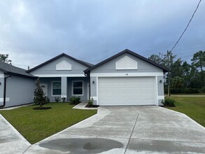 4 Sebastian Ct in Palm Coast, FL - Building Photo - Building Photo