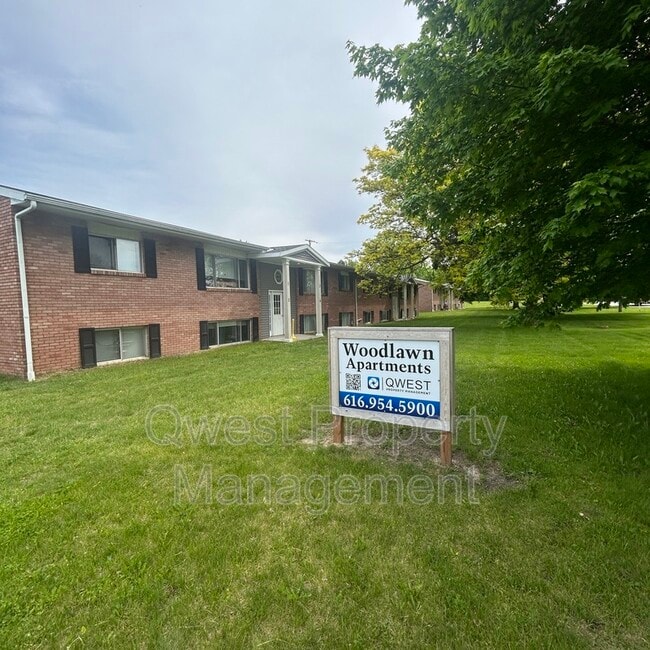 property at 405 E Woodlawn Ave