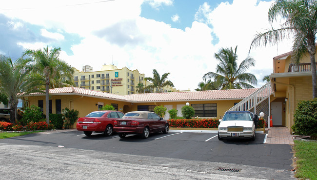 Ocean Pearl Apartments in Deerfield Beach, FL - Foto de edificio - Building Photo