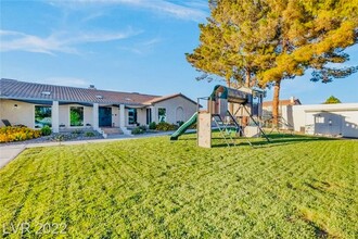 7940 Hickam Ave in Las Vegas, NV - Building Photo - Building Photo