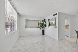 1131 SE 4th St in Boynton Beach, FL - Building Photo - Building Photo