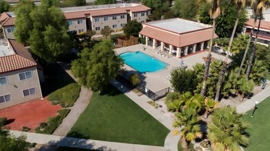 Villa Paseo Palms in Paso Robles, CA - Foto de edificio - Building Photo