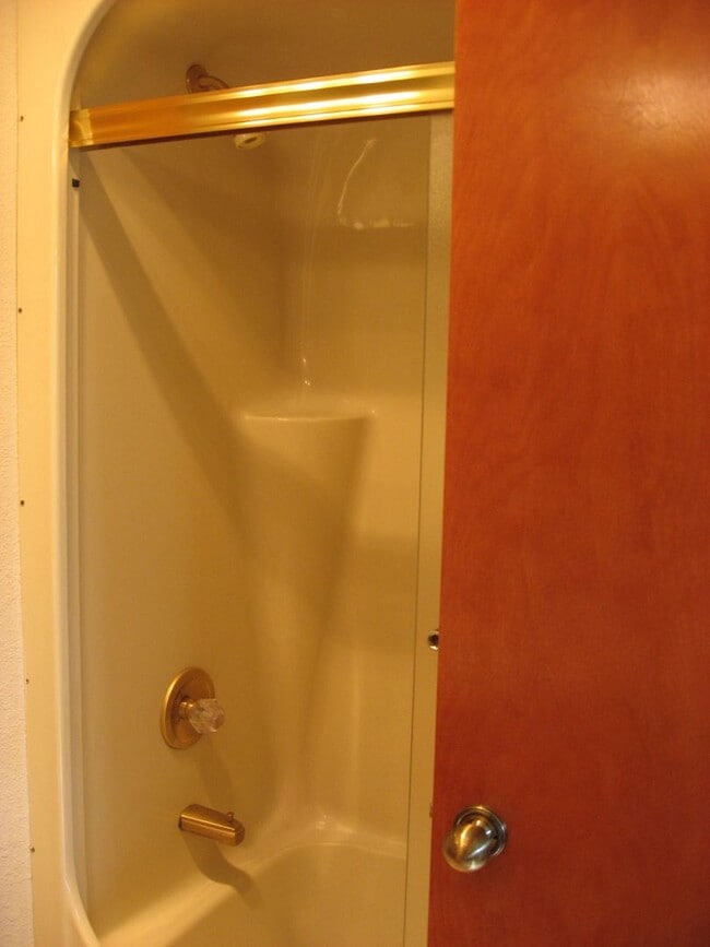 824 SE Jensen St in Oak Harbor, WA - Building Photo - Building Photo