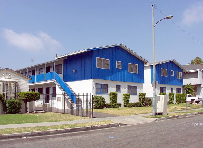 315-317 Venice Way in Inglewood, CA - Foto de edificio - Building Photo