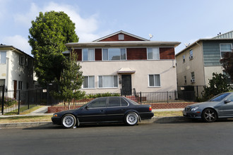 5845-5849 Harold Way in Los Angeles, CA - Foto de edificio - Building Photo