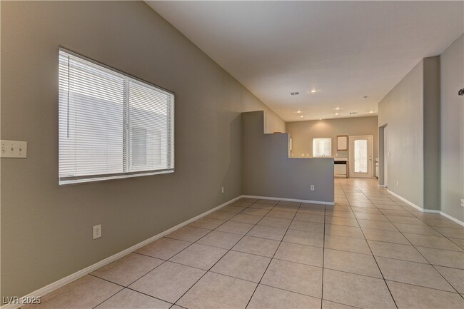 1635 Marion Bennet Dr in Las Vegas, NV - Foto de edificio - Building Photo