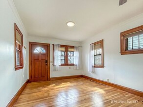 879 19th Ave SE in Minneapolis, MN - Building Photo - Building Photo