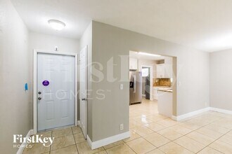 4901 NW 12th St in Lauderhill, FL - Building Photo - Building Photo