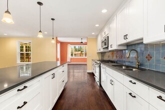 14237 76th Pl NE in Kirkland, WA - Building Photo - Building Photo