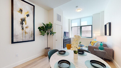 1089 Commonwealth Ave, Unit Y-14 in Boston, MA - Building Photo - Building Photo
