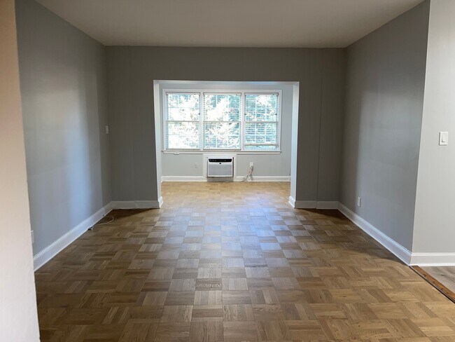 4866 MacArthur Blvd NW in Washington, DC - Building Photo - Building Photo
