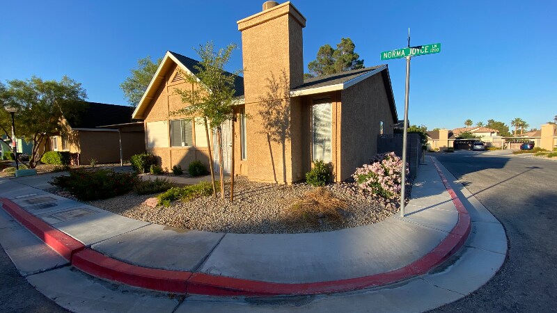 1104 Norma Joyce Ln in Las Vegas, NV - Building Photo