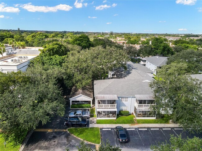 7554 Stirling Rd in Hollywood, FL - Building Photo - Building Photo
