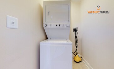 2225 Brookfield Ave in Baltimore, MD - Building Photo - Building Photo