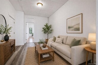 71-60 69th Pl in Queens, NY - Building Photo - Building Photo