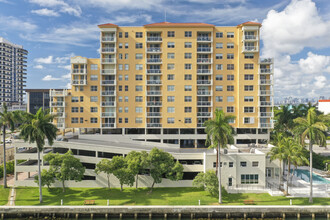 BayView Terraces in North Bay Village, FL - Building Photo - Building Photo