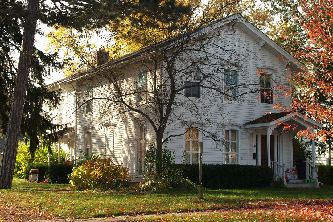 501 W 3rd St in Rochester, MI - Foto de edificio