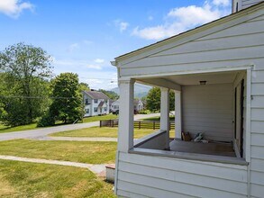 111 North St in Rich Creek, VA - Building Photo - Building Photo