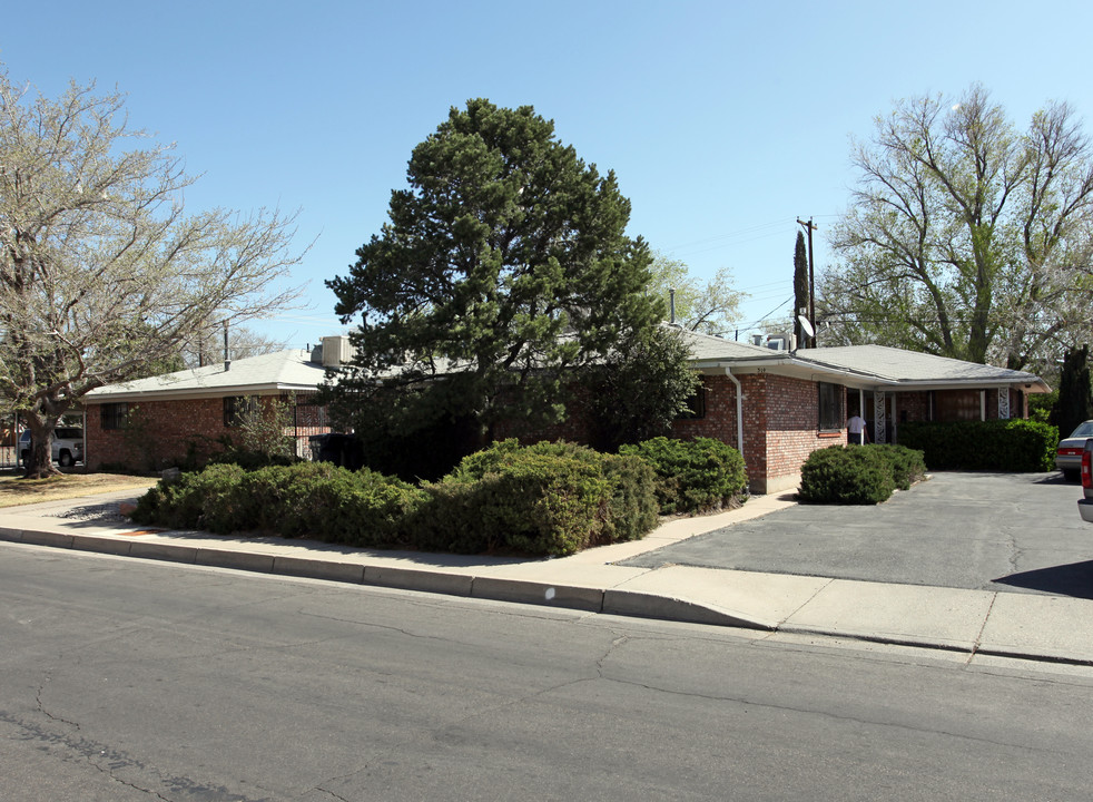 314-320 Alvarado Dr NE in Albuquerque, NM - Building Photo