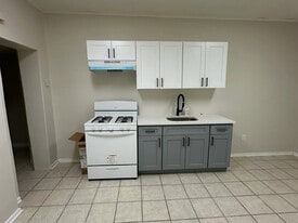 79 Jackson St, Unit 36A in Newark, NJ - Building Photo