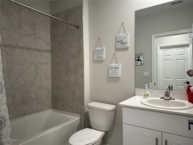 20679 Plumwood Lp in North Fort Myers, FL - Building Photo - Building Photo