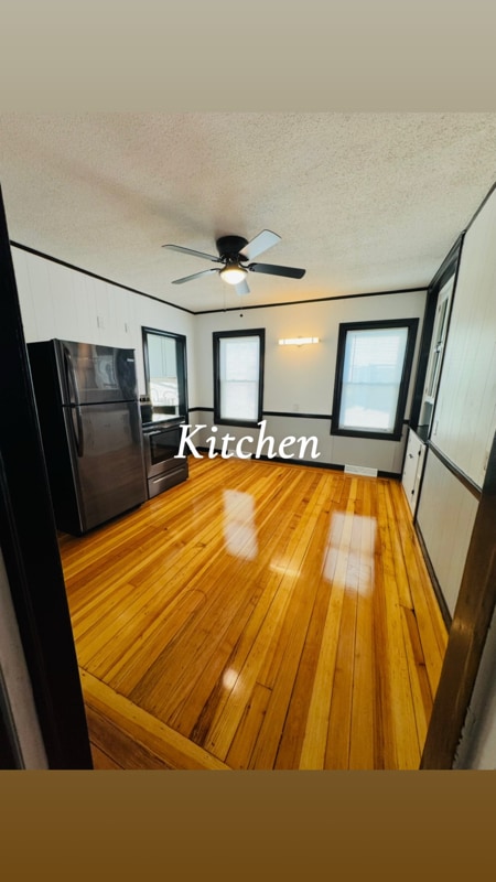 2407 Pawtucket Ave, Unit 1 in East Providence, RI - Foto de edificio - Building Photo