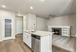 3825 Portside Dr in Bremerton, WA - Building Photo - Building Photo